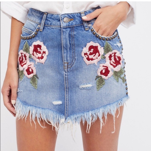 Free People Dresses & Skirts - Free people wild rose skirt, embroidered studded